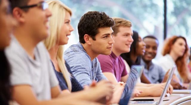 Skuteczne metody, jak się uczyć na studiach i uniknąć stresu Skuteczne metody, jak się uczyć na studiach i uniknąć stresu