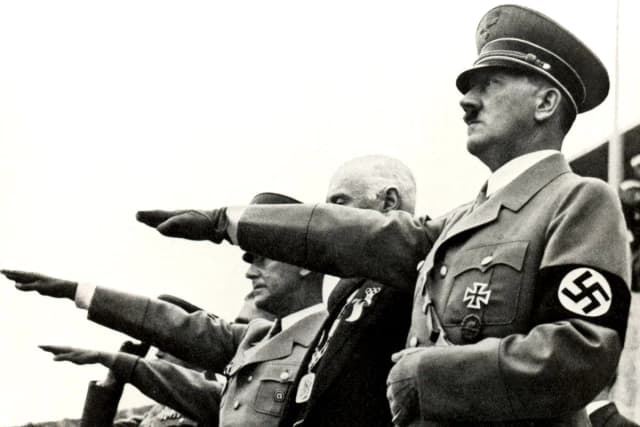 Jakiego pochodzenia był Hitler? Kontrowersje i fakty o jego korzeniach Jakiego pochodzenia był Hitler? Kontrowersje i fakty o jego korzeniach