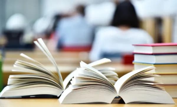 Ile trwają studia historyczne? Czas trwania i ważne informacje Ile trwają studia historyczne? Czas trwania i ważne informacje